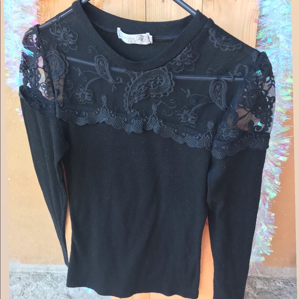 Black long sleeve shirt Size M